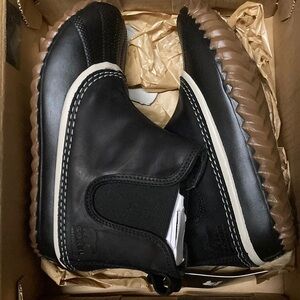 NIB Sorel Out N About Chelsea Ankle Rain Boots
